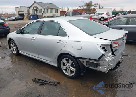 2014 Toyota Camry Se z USA, uszkodzony, nr VIN 4T1BF1FK5EU329228